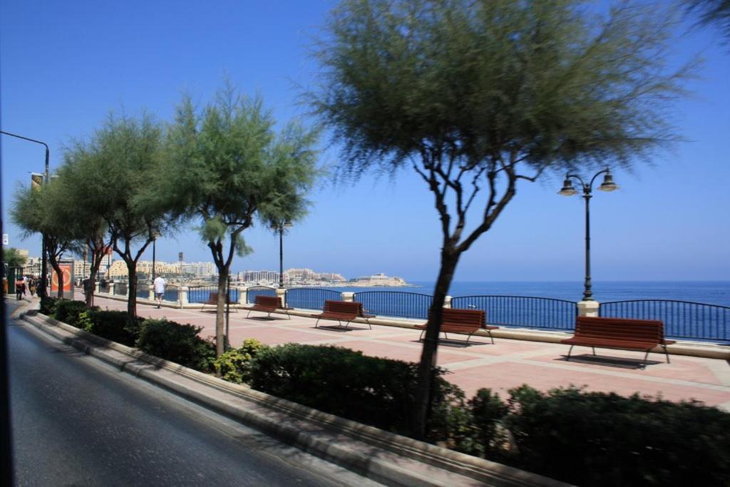 Modern Apartment In The Best Location, Perfect For Families سليمة المظهر الخارجي الصورة